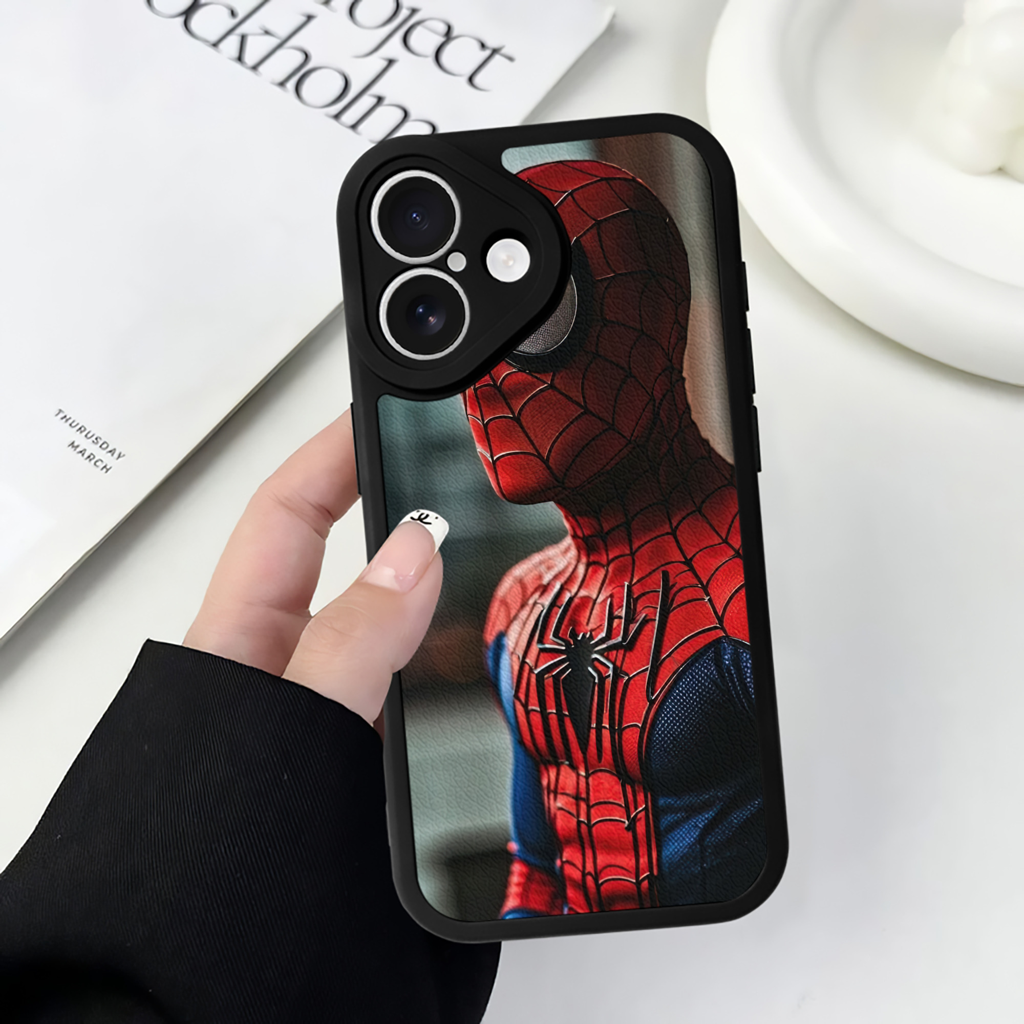 （画像用） Spider Man スパイダーマン 【iPhone 16シリーズ対応】シリコンスマホケース（レザー調） 材質：シリコン